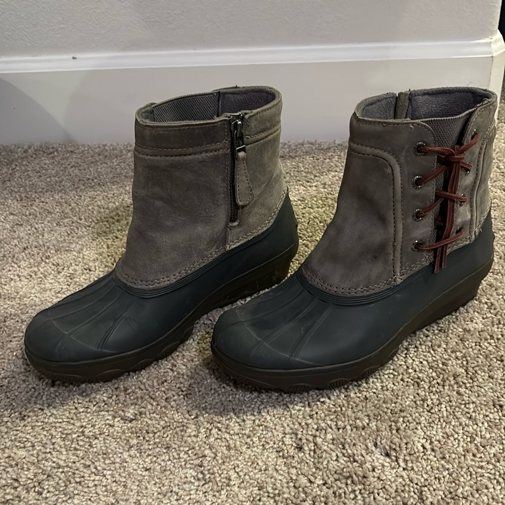 Sperry rain boots
